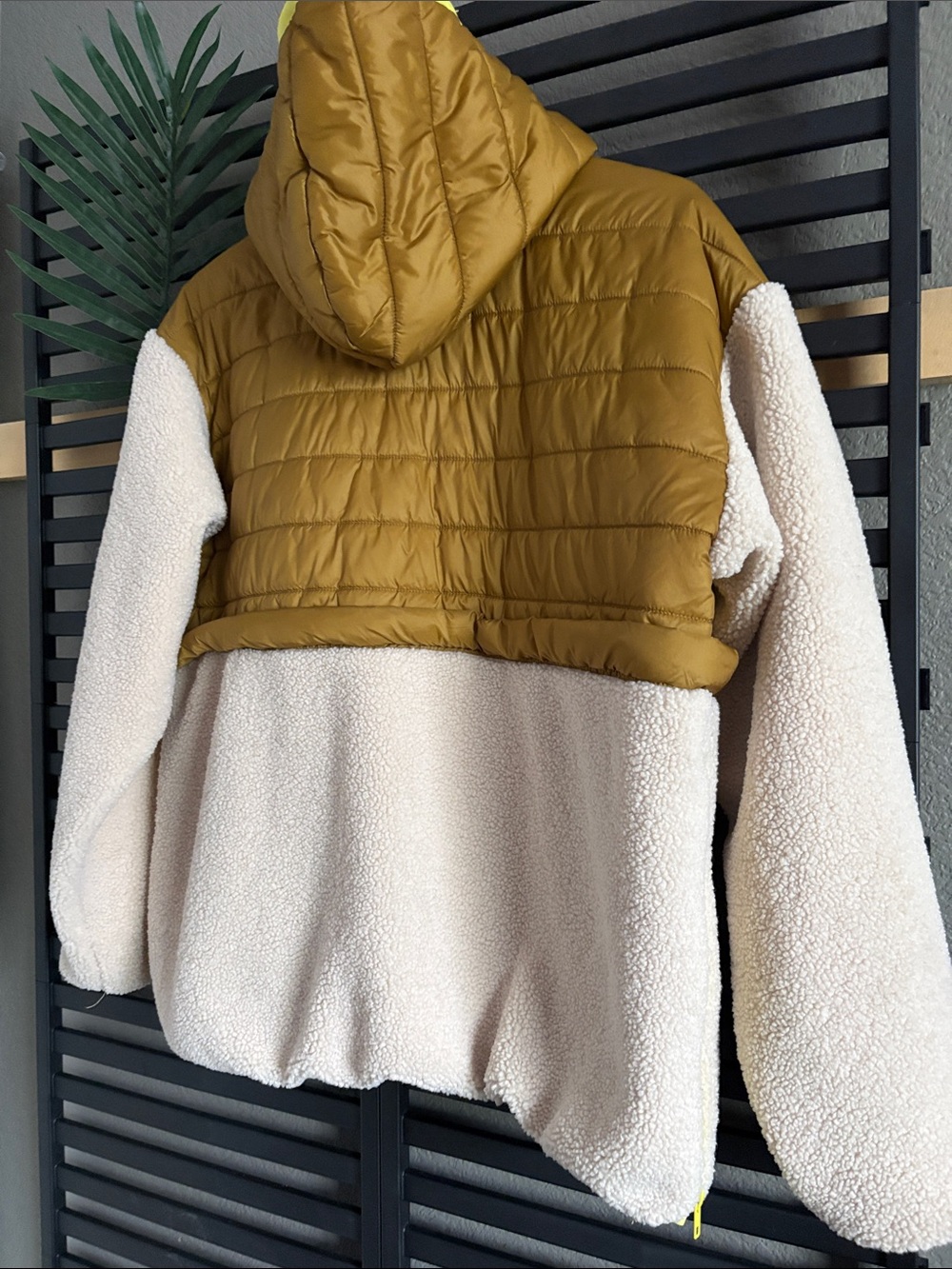 MOTHER Two-Tone Puffer & Sherpa Jacket in Mustard and Cream - Picture 4 of 5